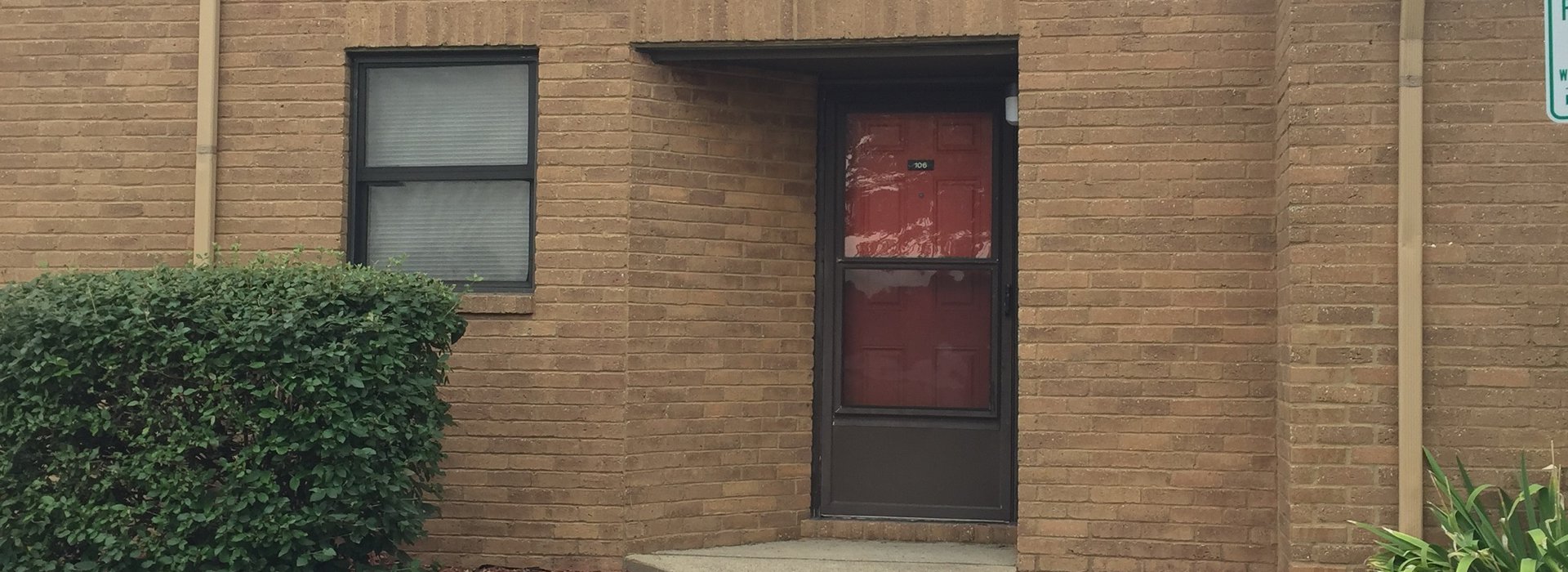 Riverside Townhouses front entrance